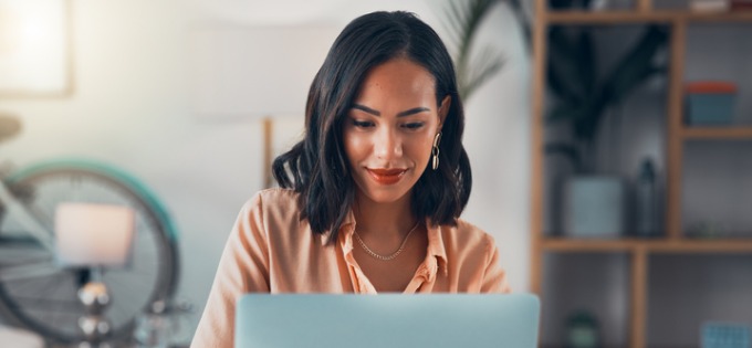 Article-Woman-Working-Laptop-680x315