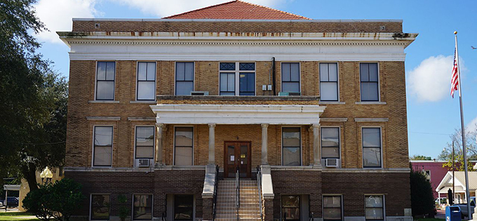 Summit-Express-Marian-Courthouse-680x315